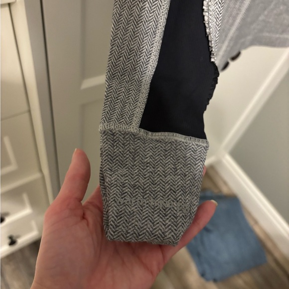 🖤 Lululemon Size 4 1/2 Zip Running Top - Picture 6 of 6